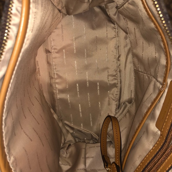 Michael Kors Tote Bag - Picture 3 of 4